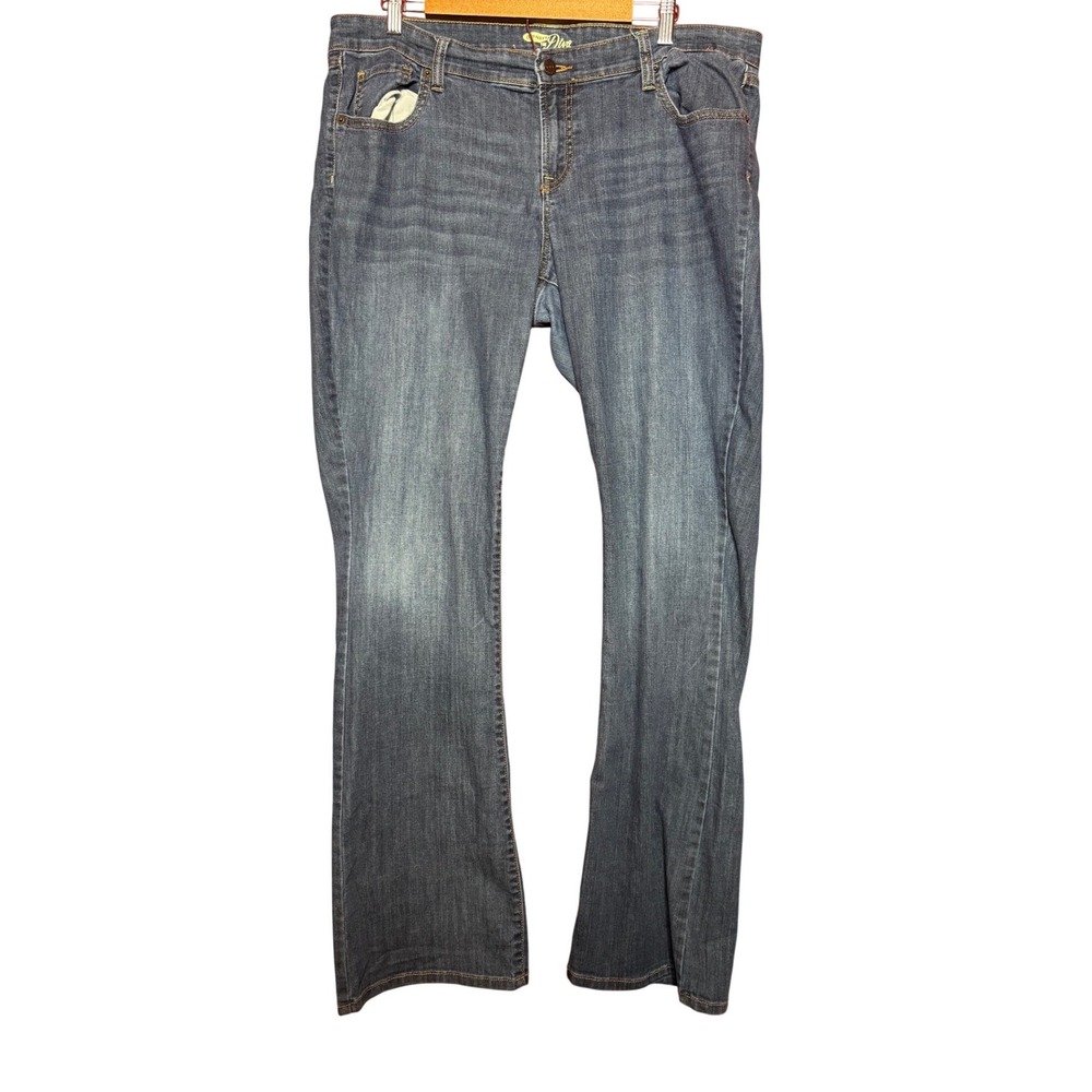 Old Navy The Diva Bootcut Jeans Women Size 16 Blue Medium Wash Stretch Denim